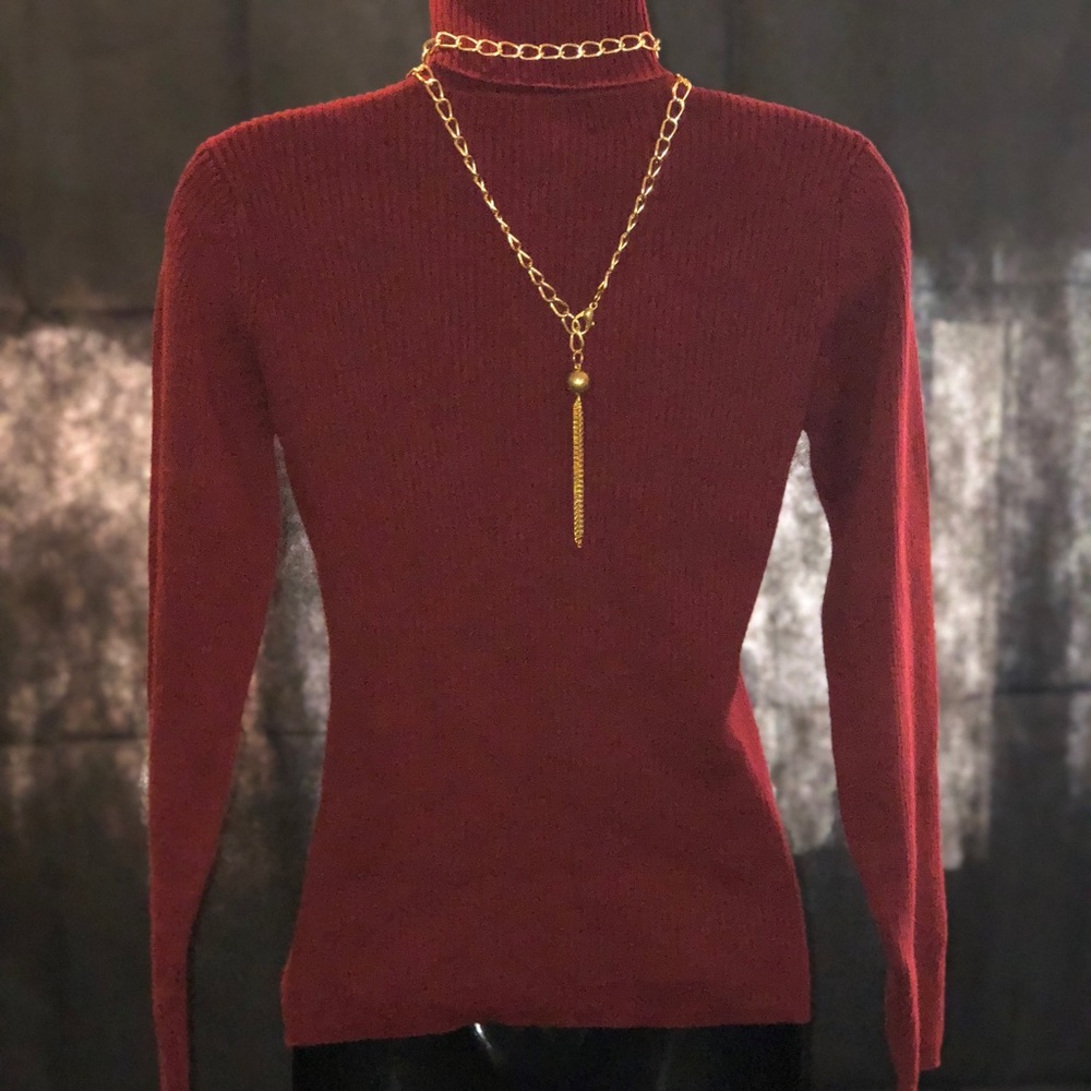 Red Turtle Neck - Picture 3 of 3